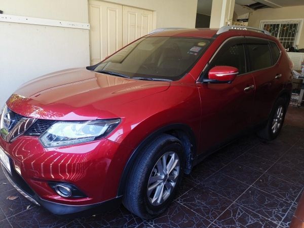 Nissan X-Trail 2.0 (ปี 15) 2.0 V 4WD SUV AT